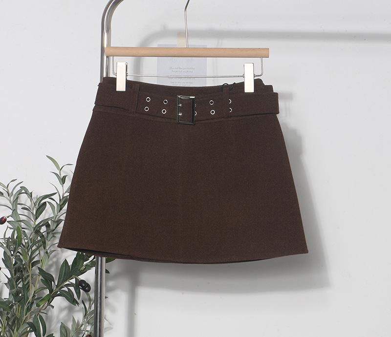 Women's High Waist Plaid Wool Skirt with Belt - Winter A-line Hip-Hugging Short Skirt