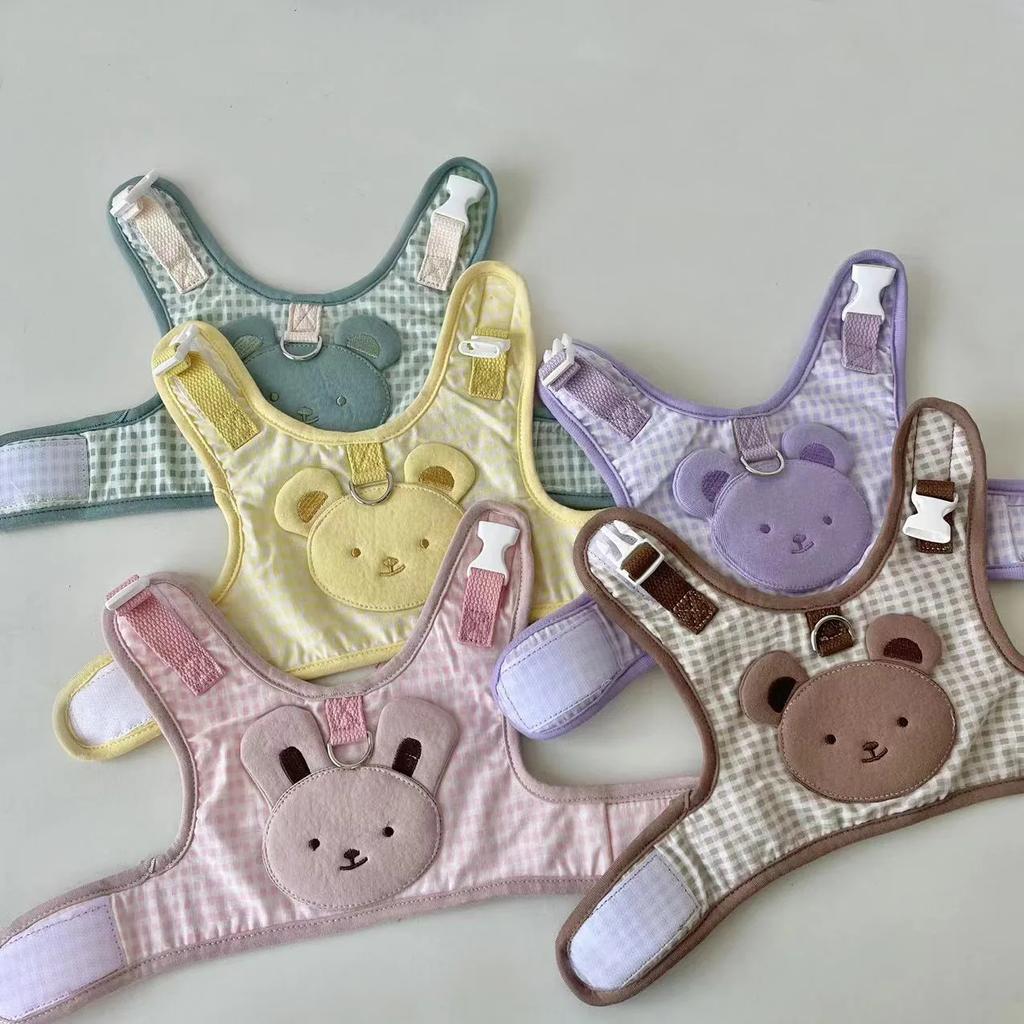 INS Pet Five Color Checker Cute Bear Series Chest Back Pet Small Dog Go Out Traction Sunshade Hat Cute Chest Back Set Puppy