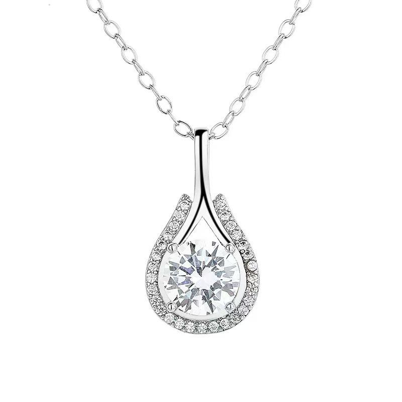 Diamond-Shaped Retro Ladies' Necklace: Elegant Design, Lightweight Luxury, Versatile Clavicle Chain.