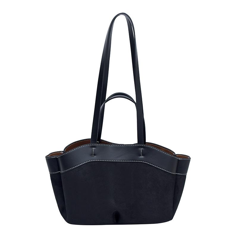 

Korean version retro portable shoulder bag women s new fashion mother and child bag matte tote bag large capacity commuter armpit bag чёрный