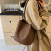 New Bucket Bag Women's Soft Pitot Bag Large Capacity Versatile Commuter Shoulder Bag