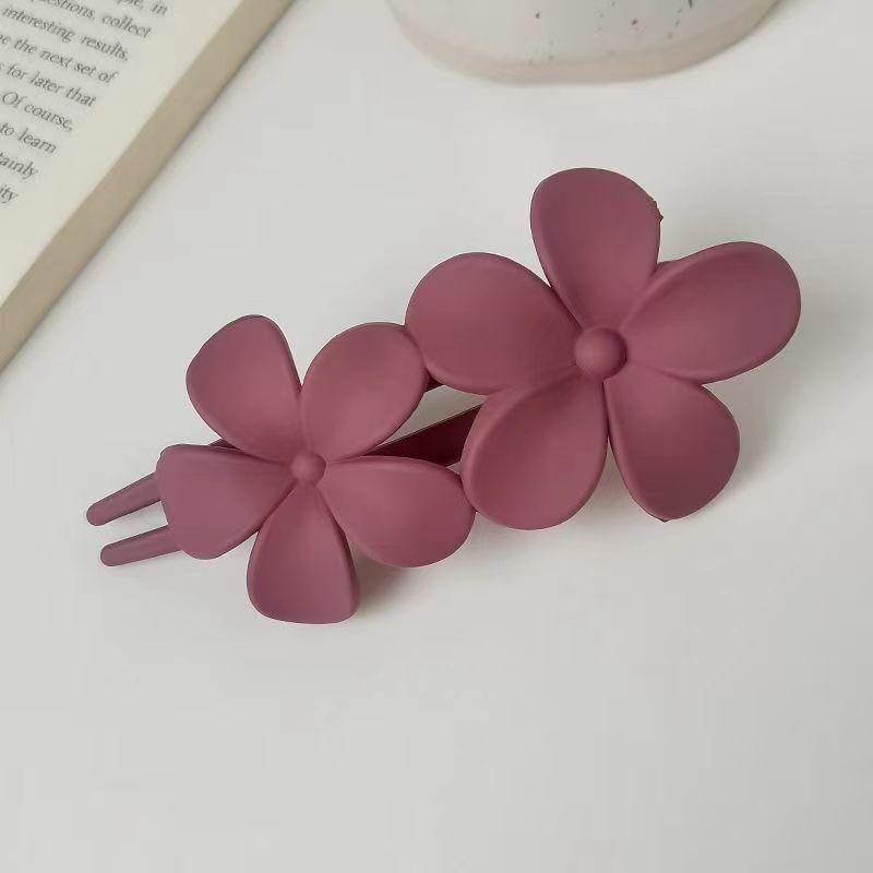 High-End Matte Flower Duckbill Hair Clip for Elegant Updos
