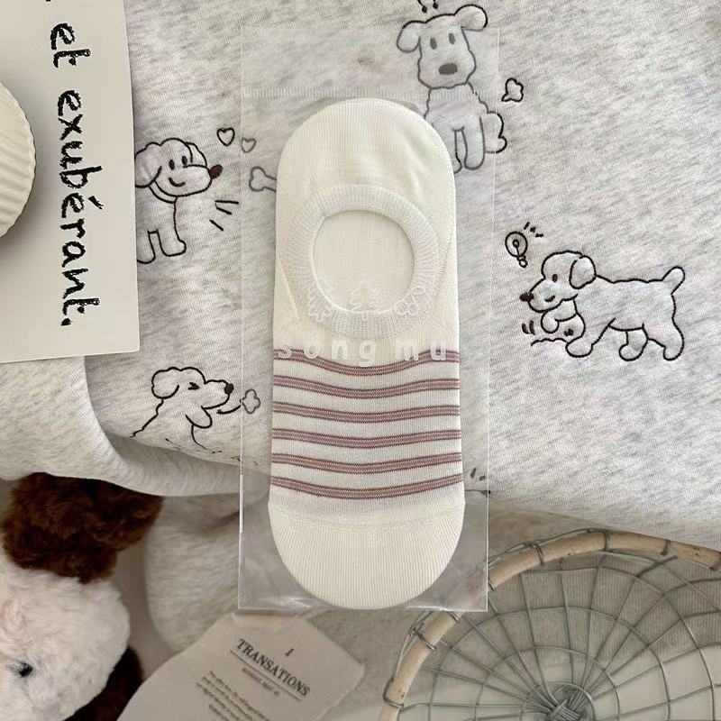 Female Spring and Summer New Pinstripe Pure Cotton Breathable All Match Non Slip Invisible Shallow Mouth Socks