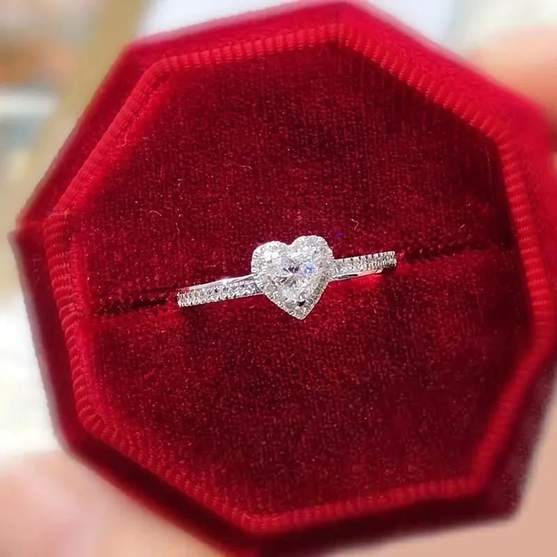 Huitan Shiny Silver Color Heart Rings for Women Simple and Stylish New Trendy Wedding Female Rings  Fashion Party Gift Jewelry
