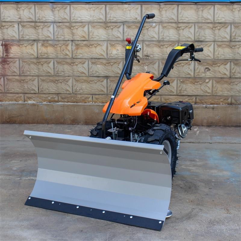 Fuel-Powered Manual Snow Sweeper with Brush for Winter Road and Municipal Engineering