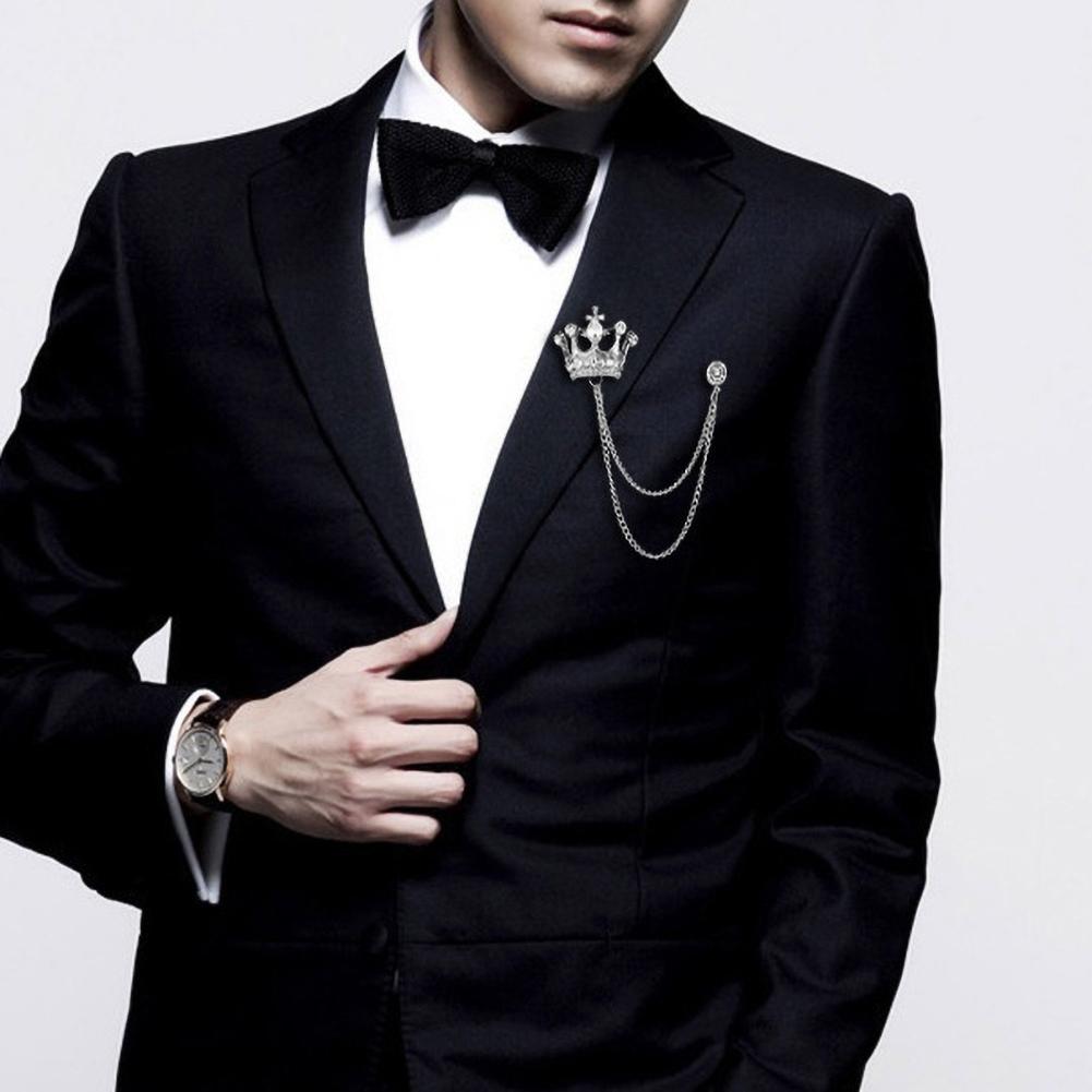 Broche Unisex Forma de Corona - Pin de Solapa con Cadena de Borlas, Accesorio Retro para Solapa de Traje