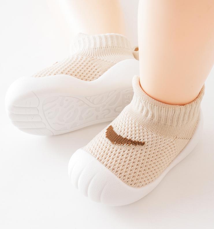 Baby Walking Shoes Spring and Autumn Anti Slip Soft Soled Shoes Indoor Pre Step Baby and Toddler Shoes