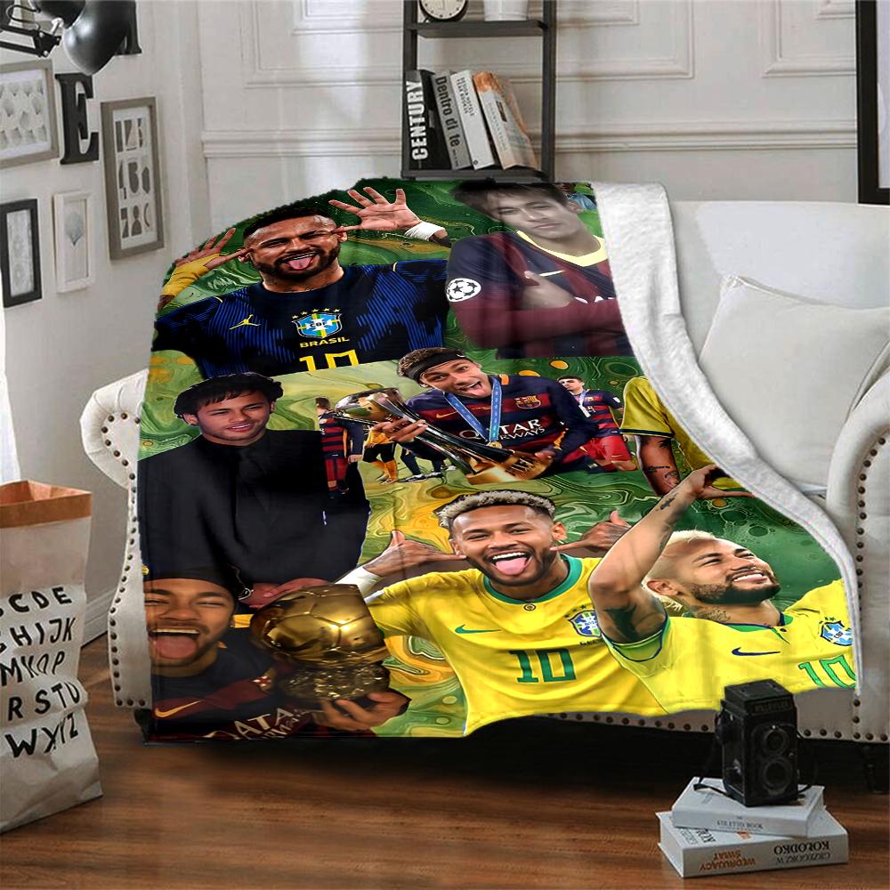 Atmungsaktive und warme Flanelldecke mit Aufdruck einer brasilianischen Fußballlegende, ein stilvolles Geschenk für Zuhause, geeignet für Zuhause, Büro und als Tagesdecke. 15a133