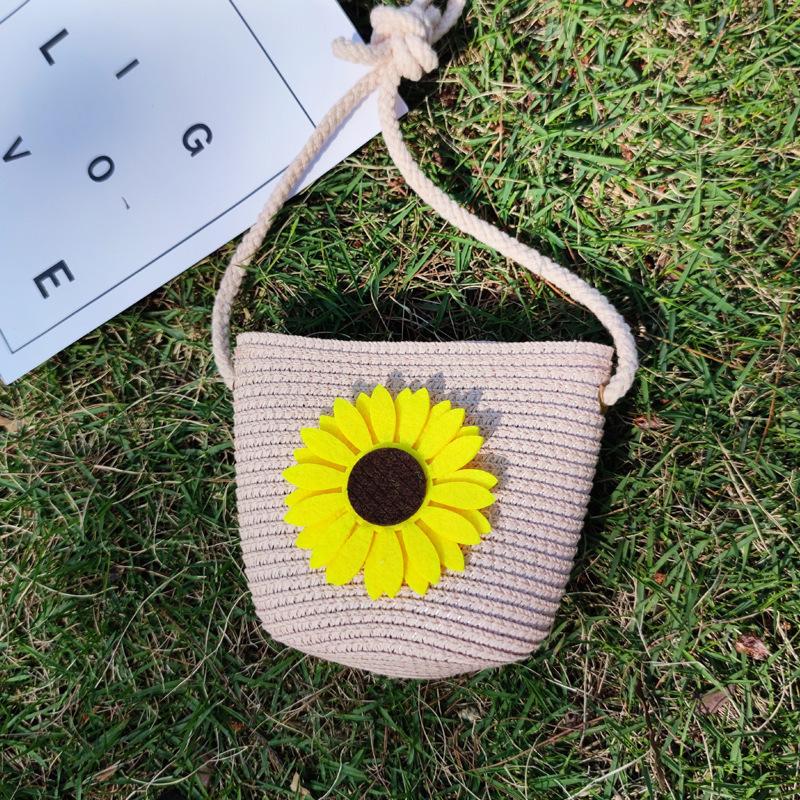 Handwoven Straw Bag Naked Bag Children's Flower Child Straw Bag Messenger Bag Cloud Bag Fashionable and Versatile