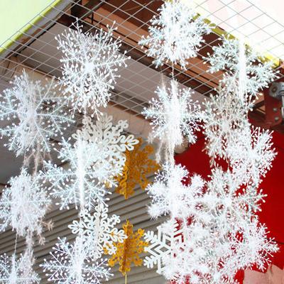 Weihnachts Schneeflocken Kunststoff Gebürstete Ornamente Schneeflocke Baum Hängende Dekorationen Winterparty Feiertag Heimdekorationsbedarf