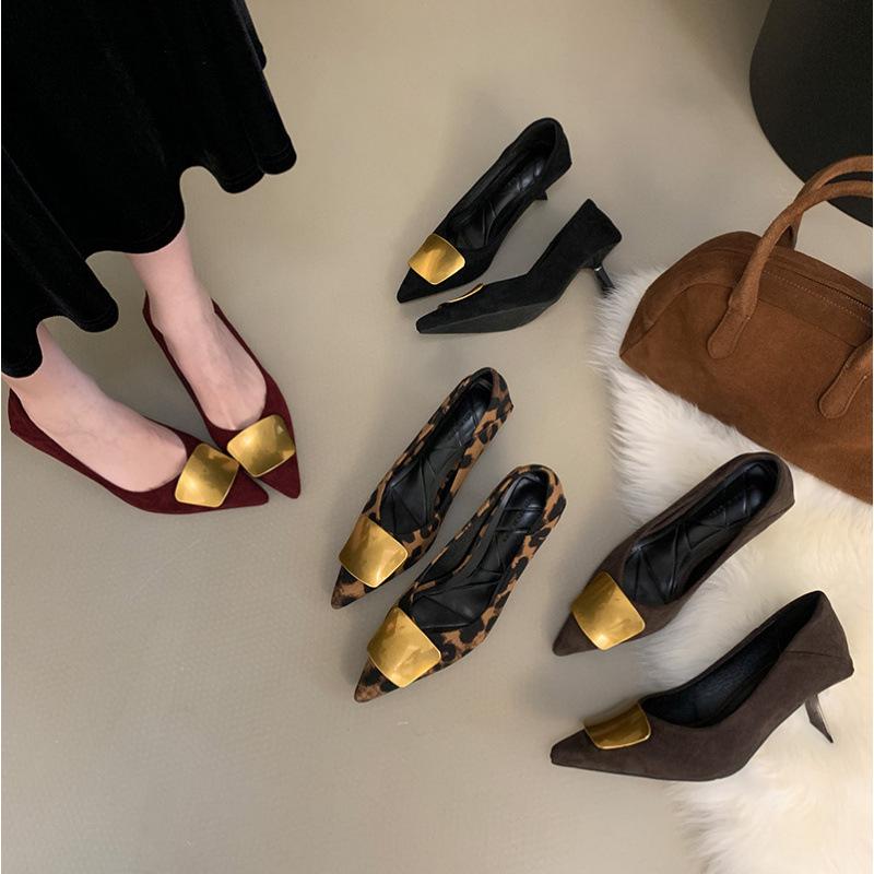 

Туфли-лодочки на высоком каблуке с неглубоким подъемом, женские, каблук «котенок», одинарные туфли, заостренный носок, профессиональные, для работы, дизайн с квадратной пряжкой 40 темно-коричневого