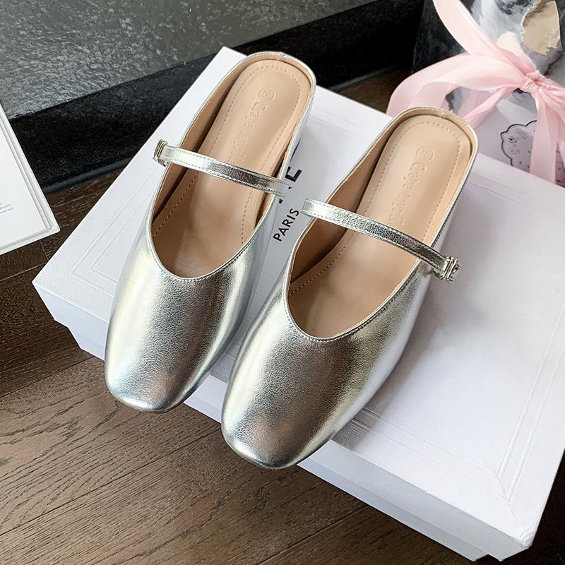 

Женский новый летний темперамент 2025 года моден и универсален, а женские крутые шлепанцы на одну ногу носят на улице. 40