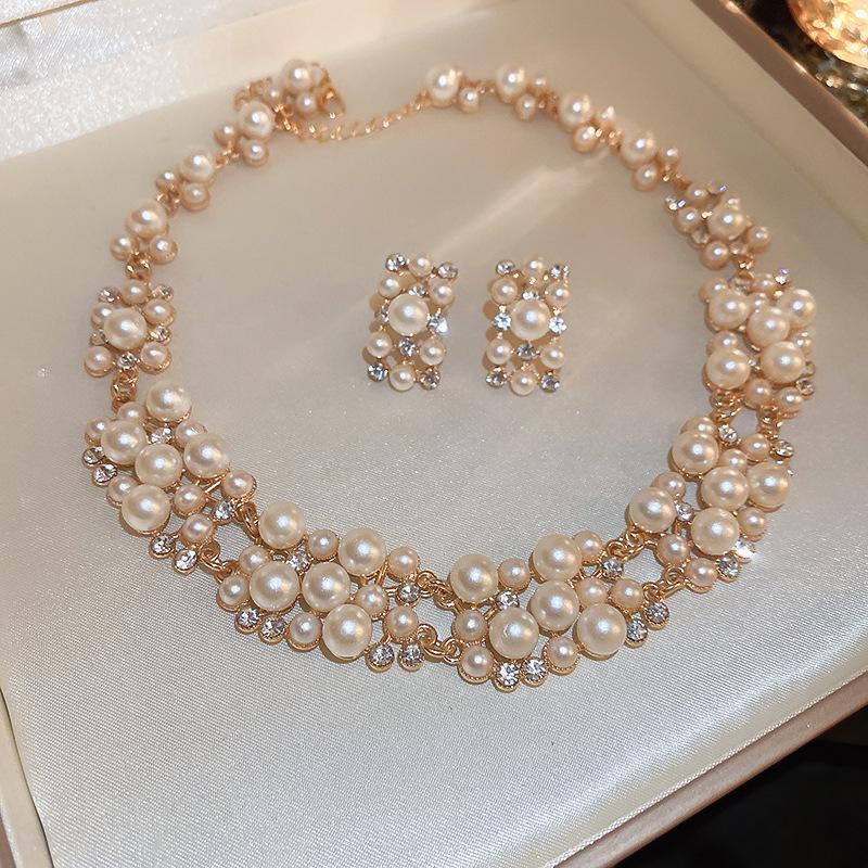 Retro Diamond Pearl Earrings & Clavicle Choker Necklace Set - European & American Niche Fashion