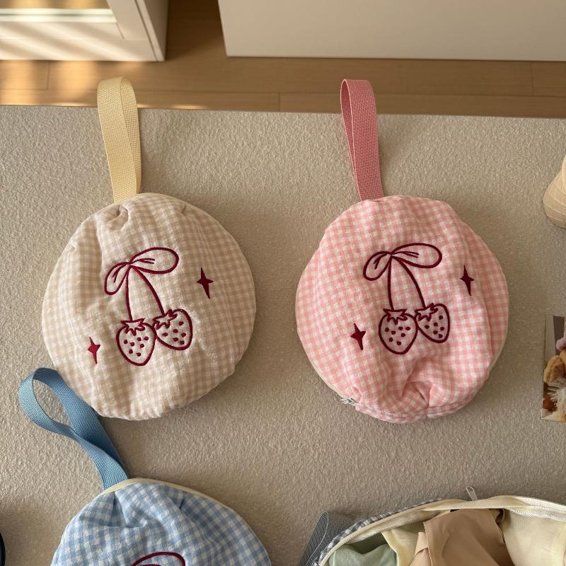 Cute Plaid Strawberry Embroidery Travel Underwear Storage Bag Portable Round Bra Lingerie Organizer Pouch For Women Trip