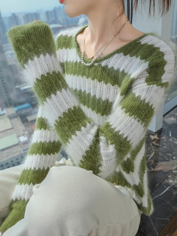 2025 Autumn/Winter Women's Mink Cashmere Color Block Round Neck Sweater – Hollow Out, Warm, Loose Fit