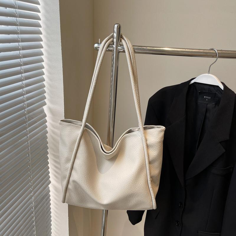 Simple and versatile bag women's large-capacity new casual shoulder bag niche class commuter tote bag