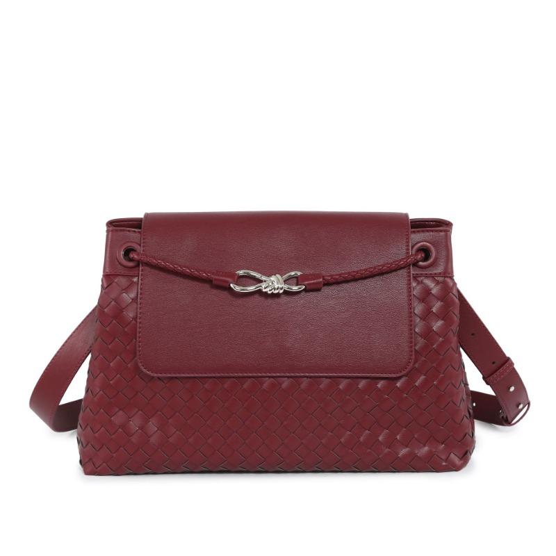 New Medium Woven Bag Handbag Shoulder Bag Briefcase Women's Bag Fashion