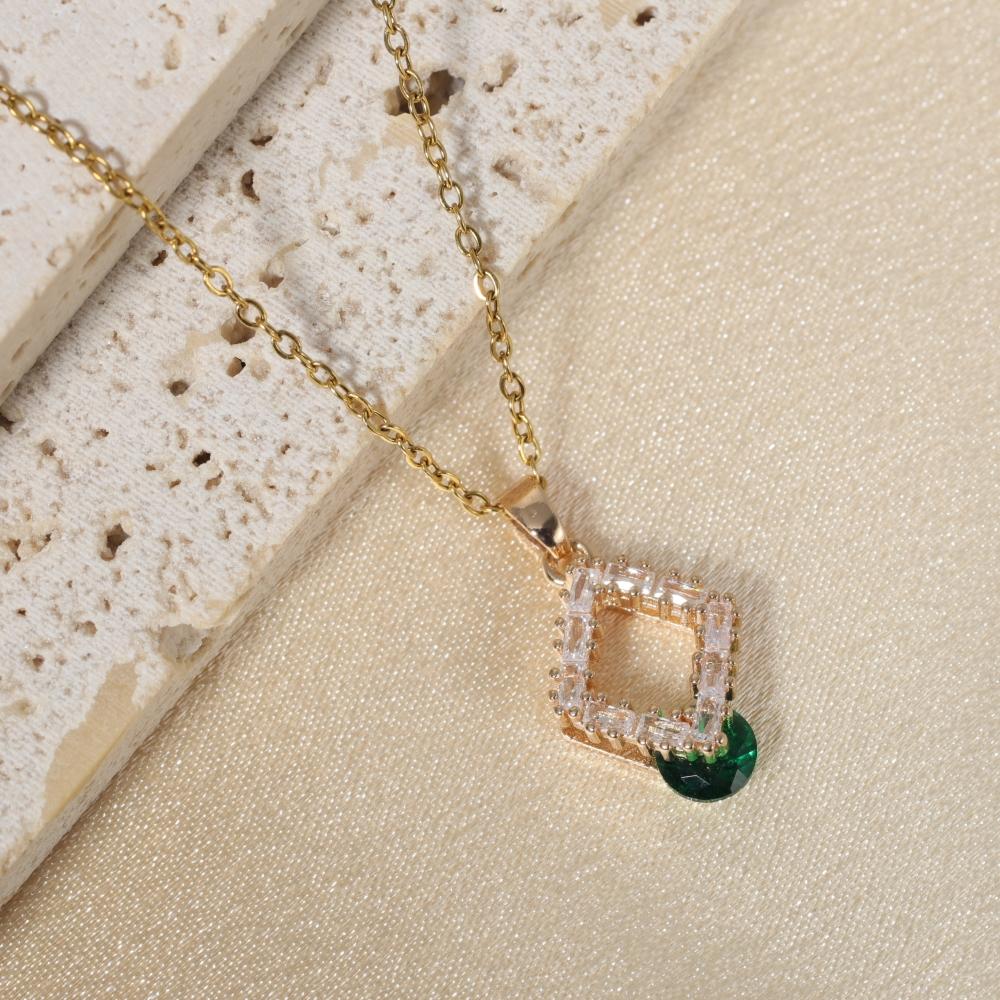 Golden Stainless Steel Necklaces Square Zirconia Pendant Necklace, Dainty Jewelry for Women зелёный