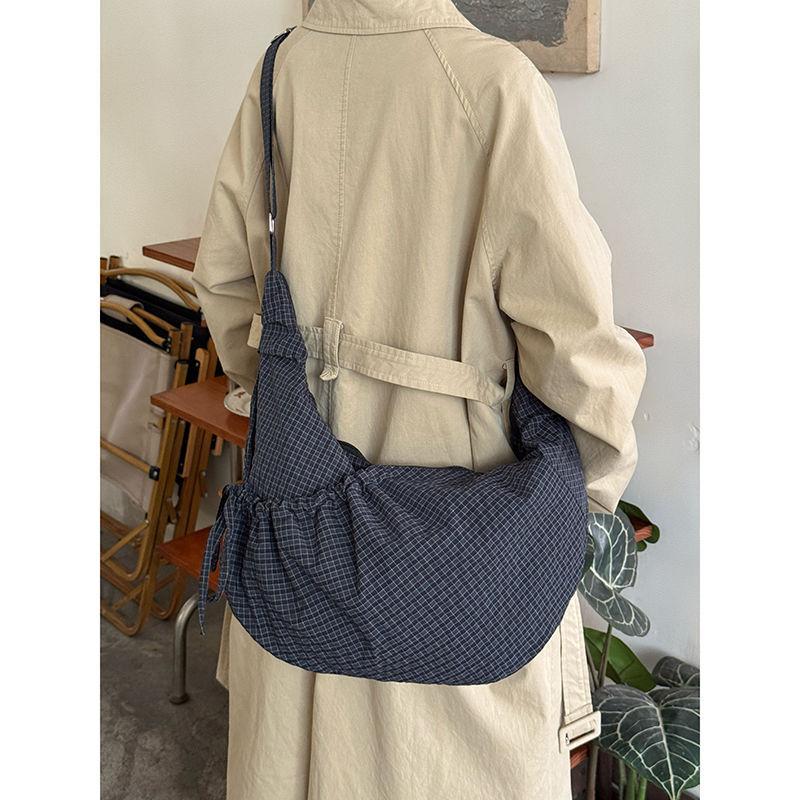 Korean ins plaid pleated cloud bag new retro large-capacity shoulder messenger bag niche versatile tote bag