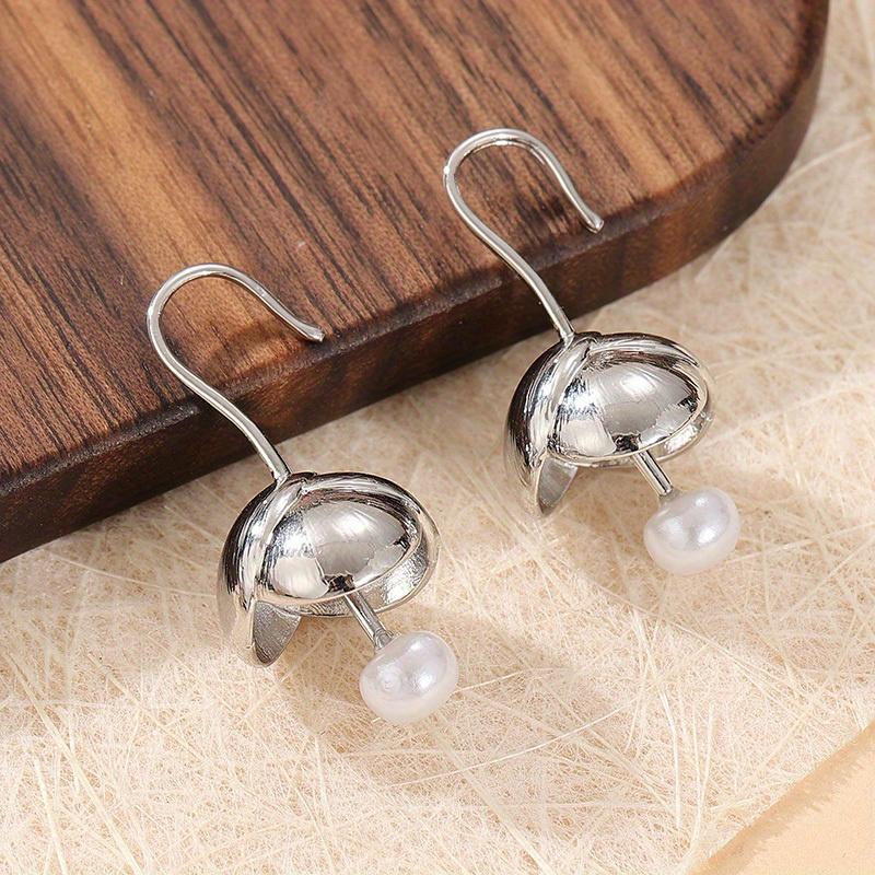 Vintage Imitation Pearl Flower Shaped Silvery Plated Dangle Earrings for Women Elegant Exquisite Banquet Wedding Jewelry Crafts