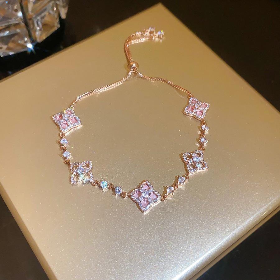Bracciale Quadrifoglio Zircone Cuore - Gioiello Elegante e Versatile per Donna