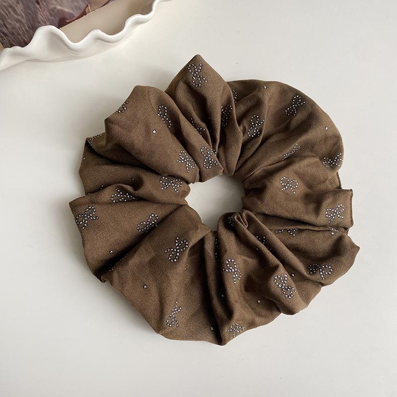 

Роскошная веревка для волос с бриллиантами и бантом: Шикарный аксессуар на осень-зиму кофейный