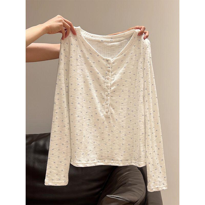 

Women s White Floral Print Slim Fit Long Sleeve T-Shirt - Half-Open Collar, Stylish Autumn 2025 Design. Large білий