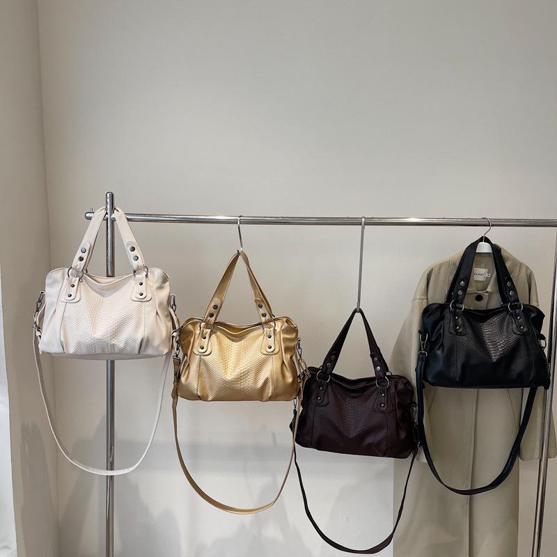 Retro European & American Shoulder Bag: Versatile, Stylish, Casual Handbag for Everyday Commute