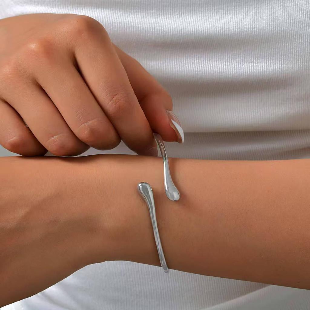 Liquid Style Water Drop Armlet & Ring: European and American Design Alloy
