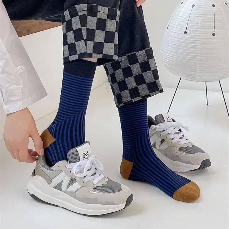 Multicolor Striped Casual Women Socks Korean Fashion Retro Harajuku Woman Socks College Style Cotton Girls Students Crew Socks