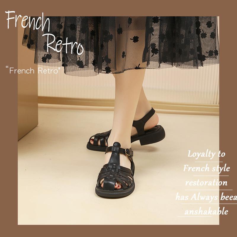 Mode Äkta Läderskor Kvinna 2025 Gladiatorsandaler Ankelspänne Utskurna Tofflor Korsvävd Flipflops Damer Låga Klackar Sandaler