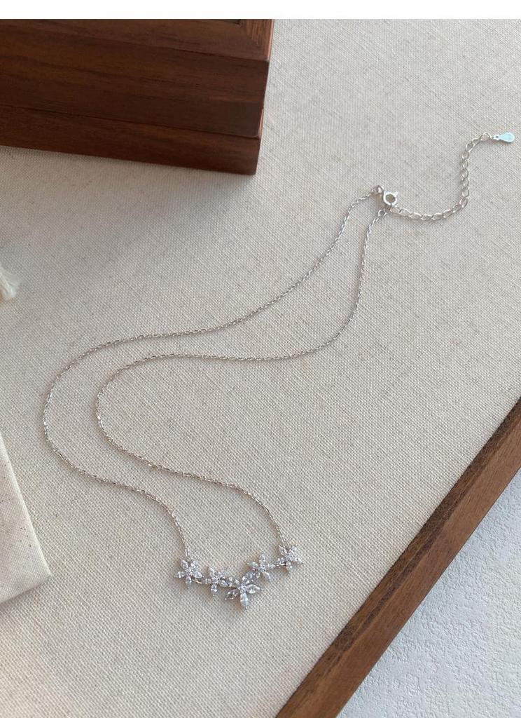 S999 Sterling Silver Luxury Floral Necklace for Women - Exquisite Flower Clavicle Chain, Perfect Qixi Festival Gift.
