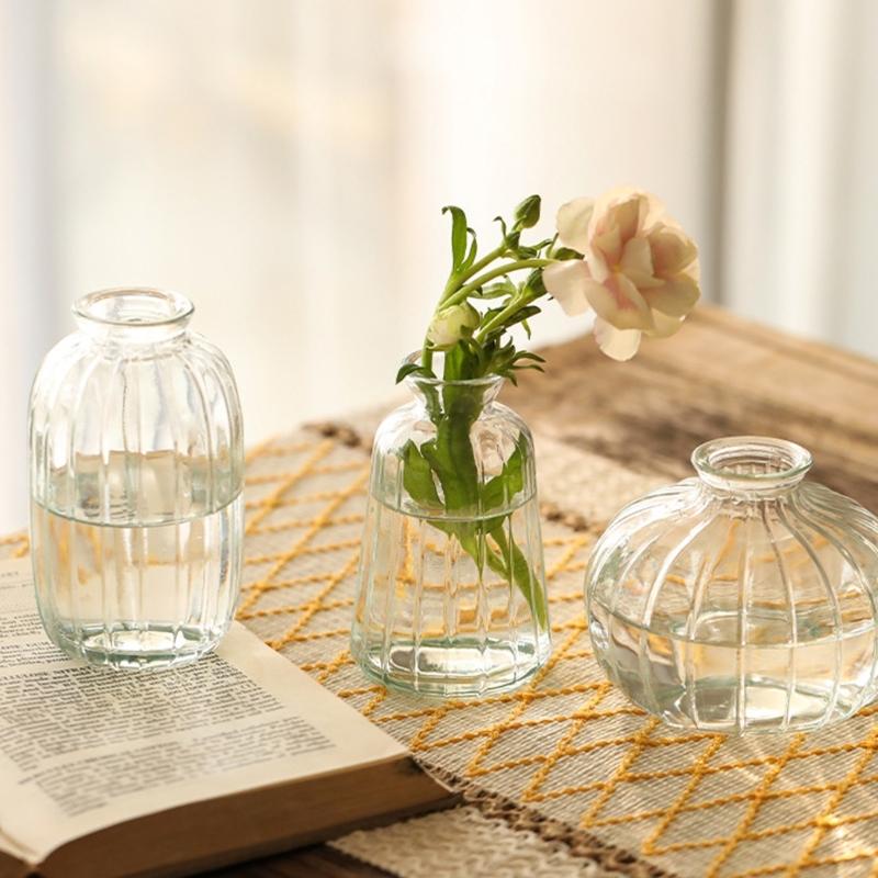 Vasi portafiori in vetro trasparente a costine Confezione da 3 Set Decorativo Multiuso Per Tavola Da Pranzo O Scaffale Esposizione Composizioni Floreali