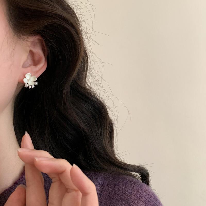 Silver needle zircon oil drop flower asymmetric stud earrings light luxury high sense earrings design sense niche versatile earrings women