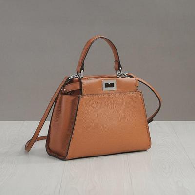 Borsa Gattino Cucita a Mano in Vera Pelle Primavera/Estate 2024: Borsa a tracolla alla moda con motivo litchi