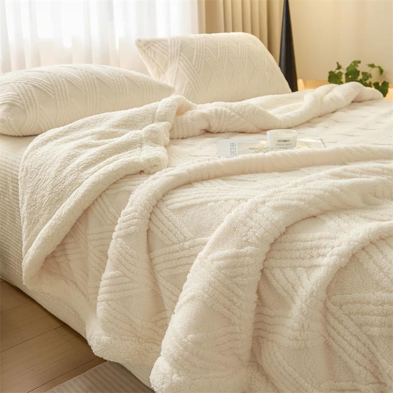 Thickened Double Layer Milk Velvet Lamb Velvet Blanket Office Nap Blanket Student Dormitory Shoulder Wrap Woolen Blanket