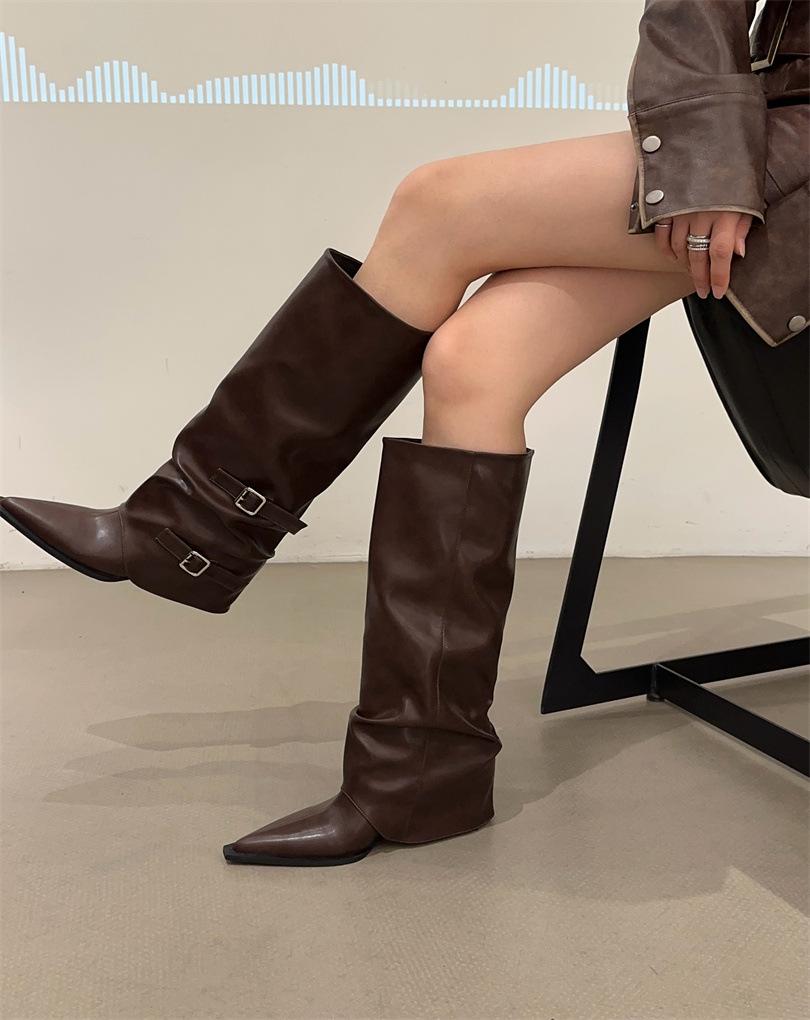 

Ботильоны с острым носком и плиссированным голенищем женские на толстом каблуке 2025 панк-стиль рыцарские ботинки жареный уличный горячий стиль ботильоны на высоком каблуке 39 темно-коричневого