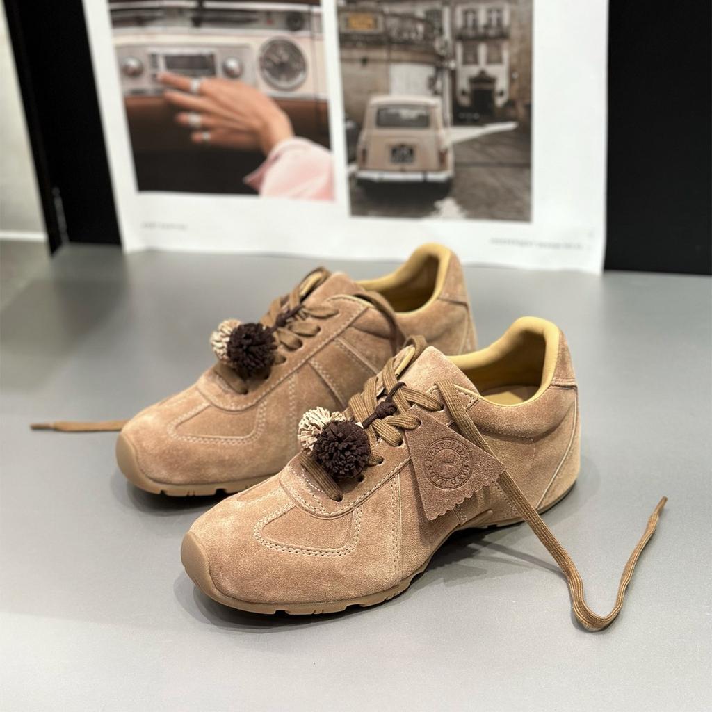 [Fanfuna] 2025 Herbst Fransenblumenball Mode Kuhveloursleder runde Zehenpartie Schnürschuhe flache innen höhenverstärkende Forrest Gump Schuhe