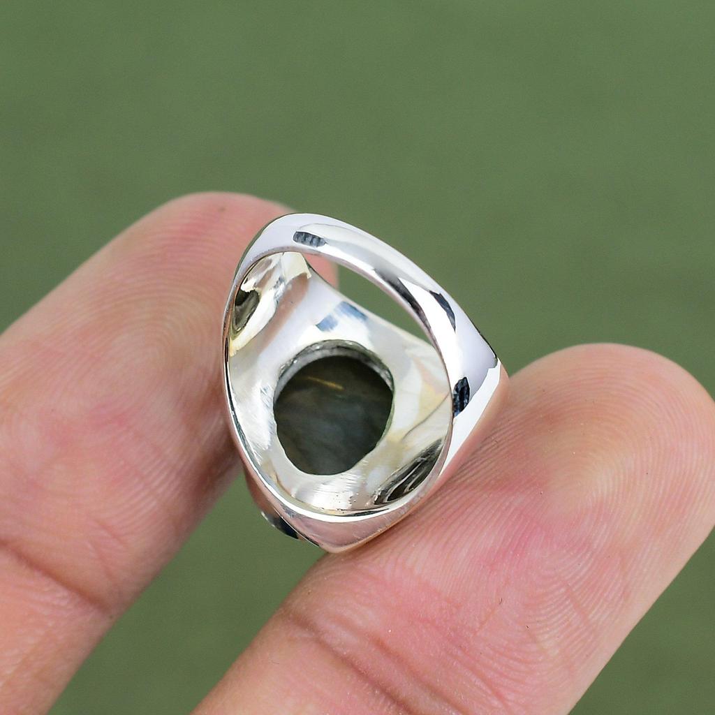 Prsten s labradoritem Prsten ze sterlingového stříbra 925 Ručně vyráběný jemný šperk Prsten s originálním drahokamem Šperky s labradoritem K dispozici v velikosti prstenu