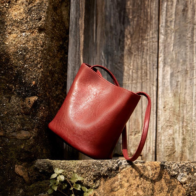 2026 Bucket Bag, Retro Commuter Bag, Versatile Genuine Leather Single-shoulder Handbag