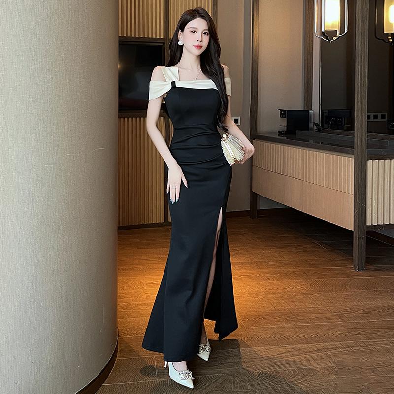 Elegant Low-Cut Slim Fit Nightclub Evening Gown A717