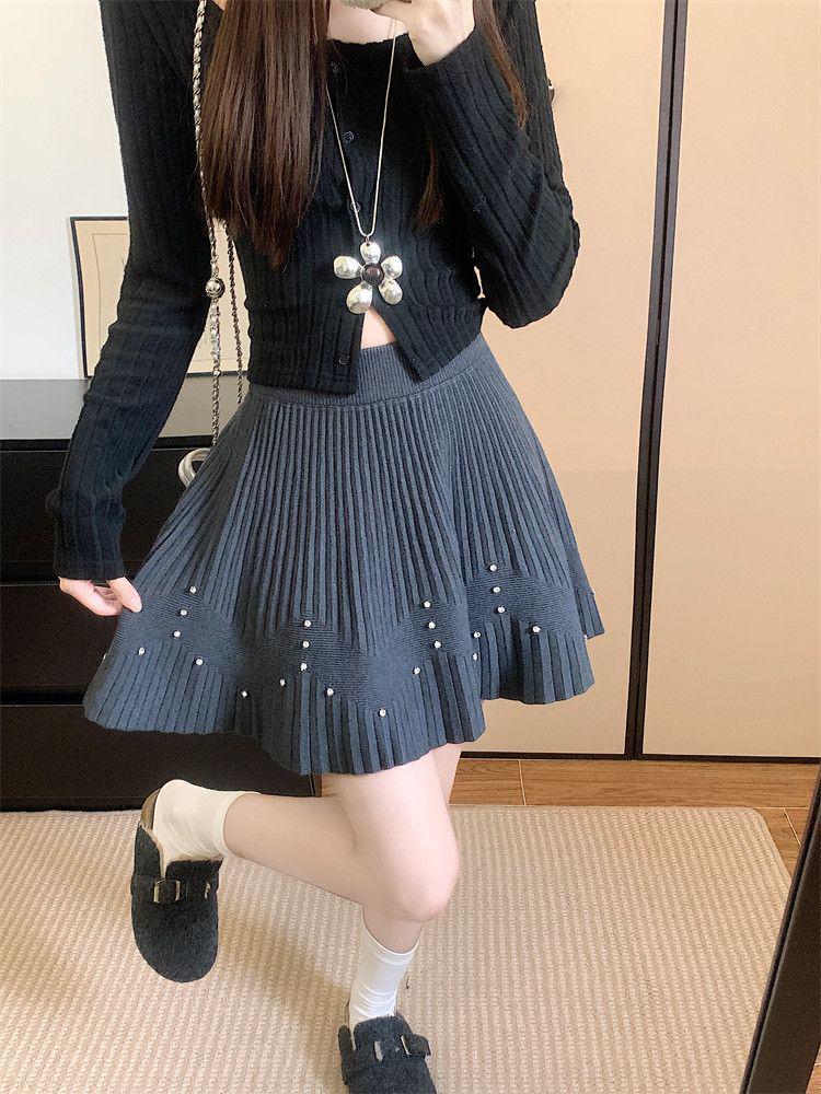 High-Waisted Korean-Style Pleated Knit Skirt for Women - Winter Fashion, Versatile and Short
