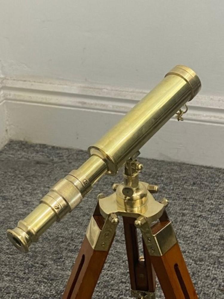 Messing Teleskop mit Holzstativständer Maritim Nautisch Vintage Schreibtischdeko