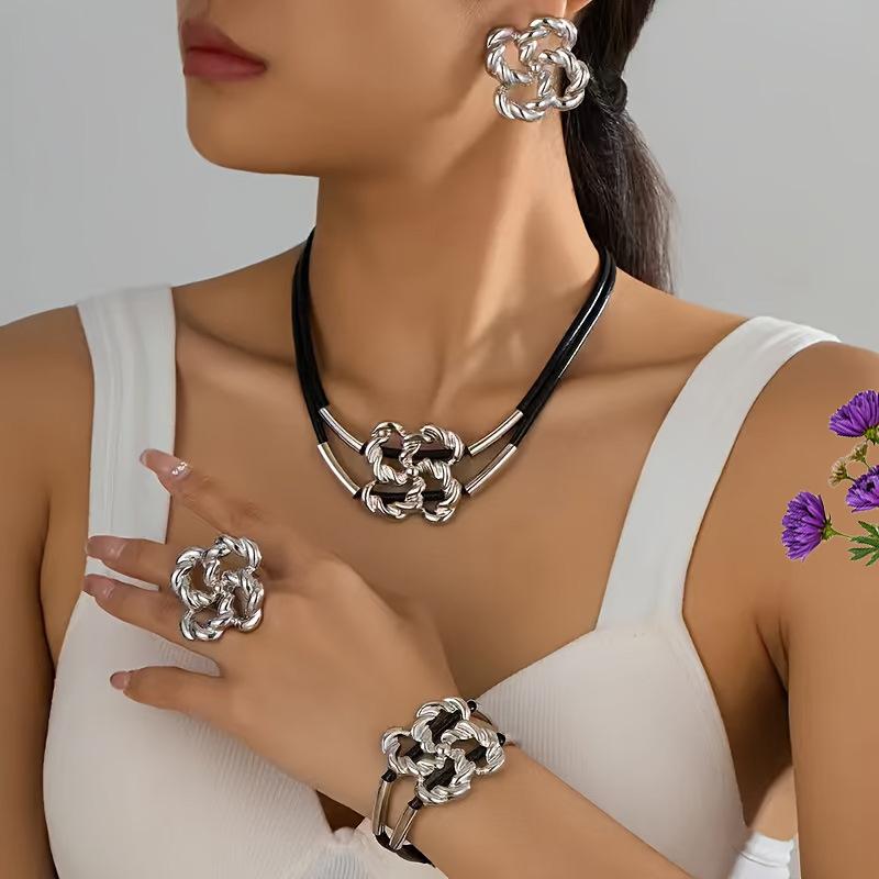 

Женские 5 предметов украшений 1 пара серег 1 предмет украшений 2 предмета украшений Несколько украшений серебряный