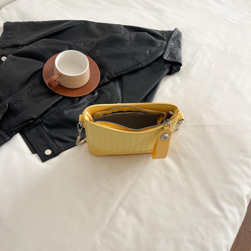 2025 Summer New Weaving Crossbody Bag Fashionable And Casual Small Bucket Bag Women'S Shoulder Bag