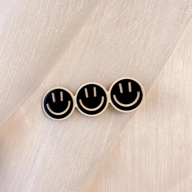 Checkerboard Black & White Plaid Hairpin: Simple, Seamless Duckbill Clip for Women