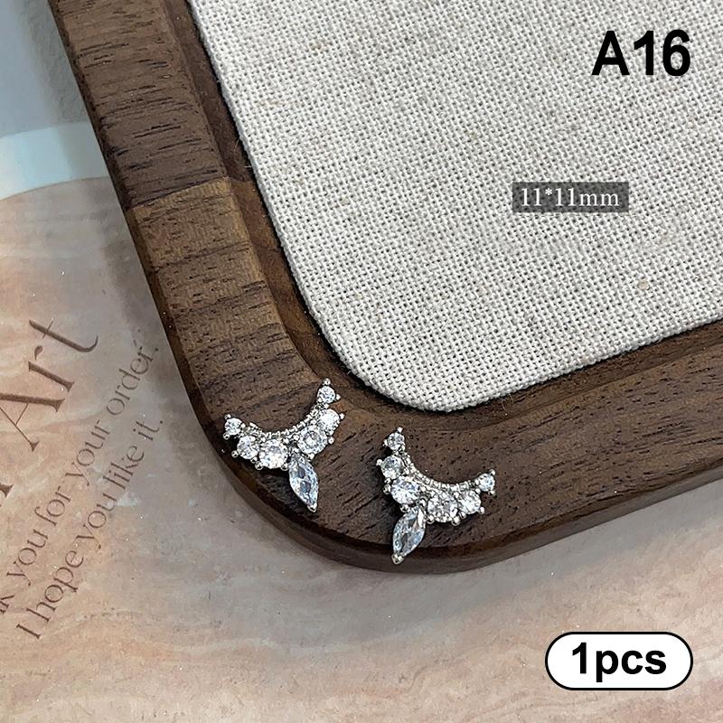 1Pcs Luxury Sparkle Zircon Crescent Shape Pendant Silver Alloy Nail Art  Jewel Decorations Manicure Ornaments