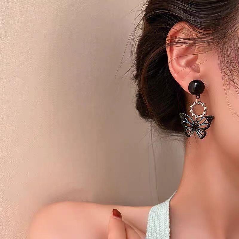 Small Niche Retro Versatile Fashionable Butterfly Earrings