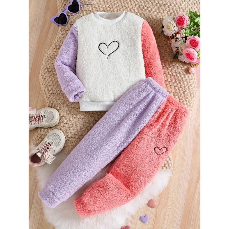 A Two-Piece Set for Girls Featuring a Simple And Comfortable Design for Spring And Autumn. It Includes a Long-Sleeve Top with a Round