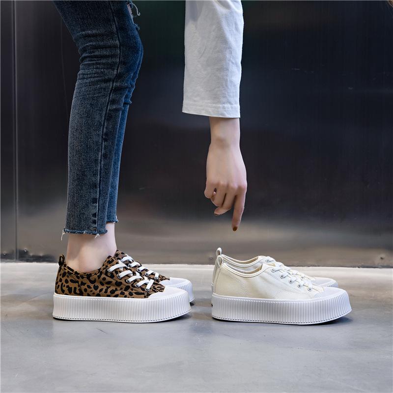 Plátěné boty dámské 2025 nové léto dámské ležérní muffinová podrážka bílé boty dámské plochá podrážka mělký výstřih dámské boty dětský příliv